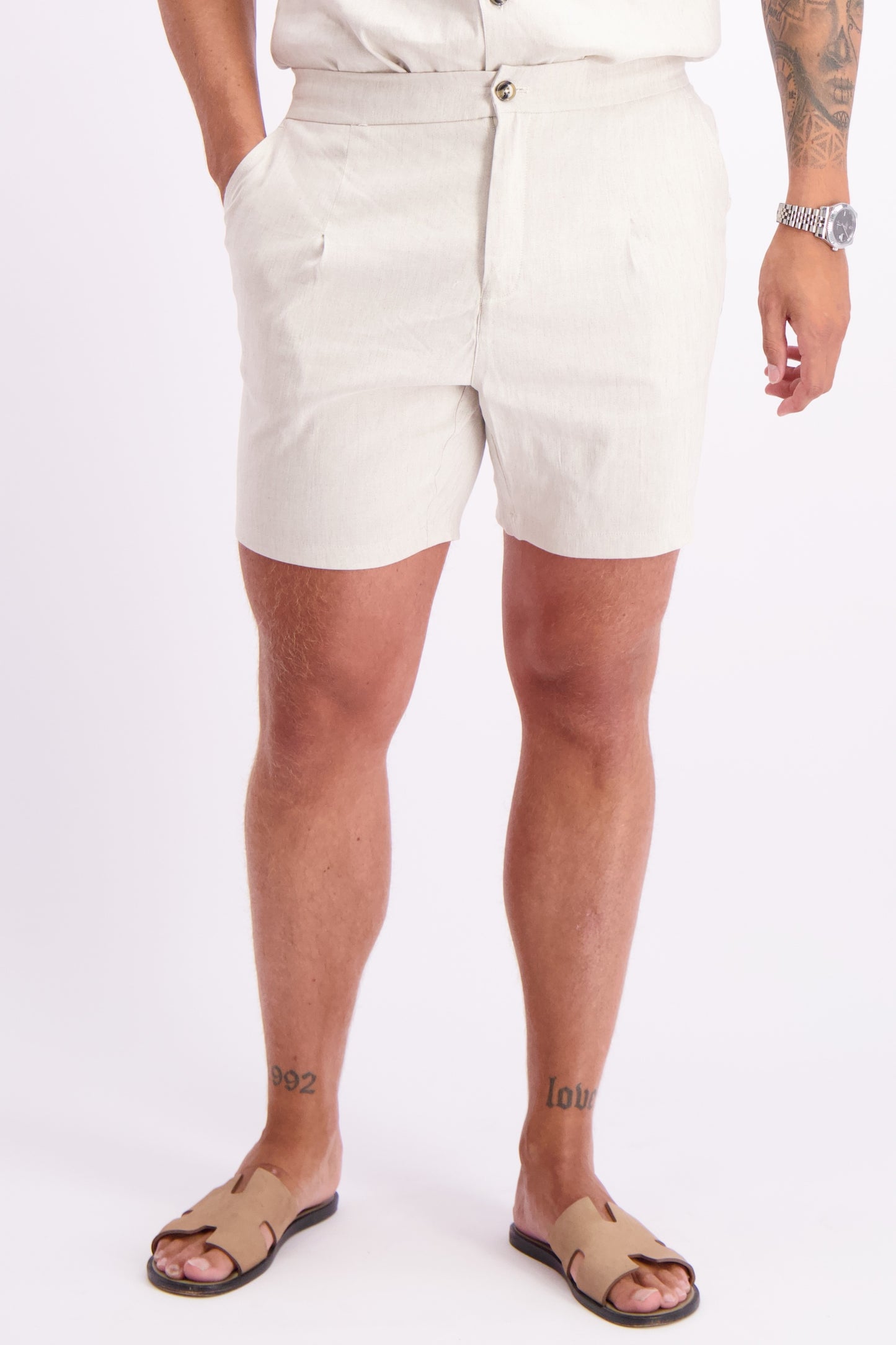 Linen shorts oatmeal creme. Linnen korte broek wit