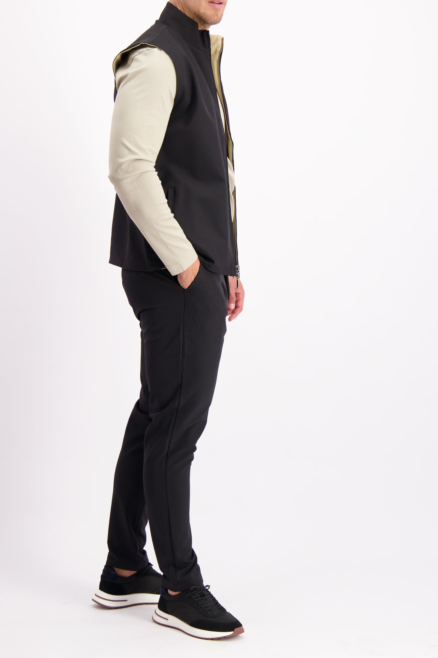 TECH BODYWARMER REVERSIBLE | BLACK+SAND