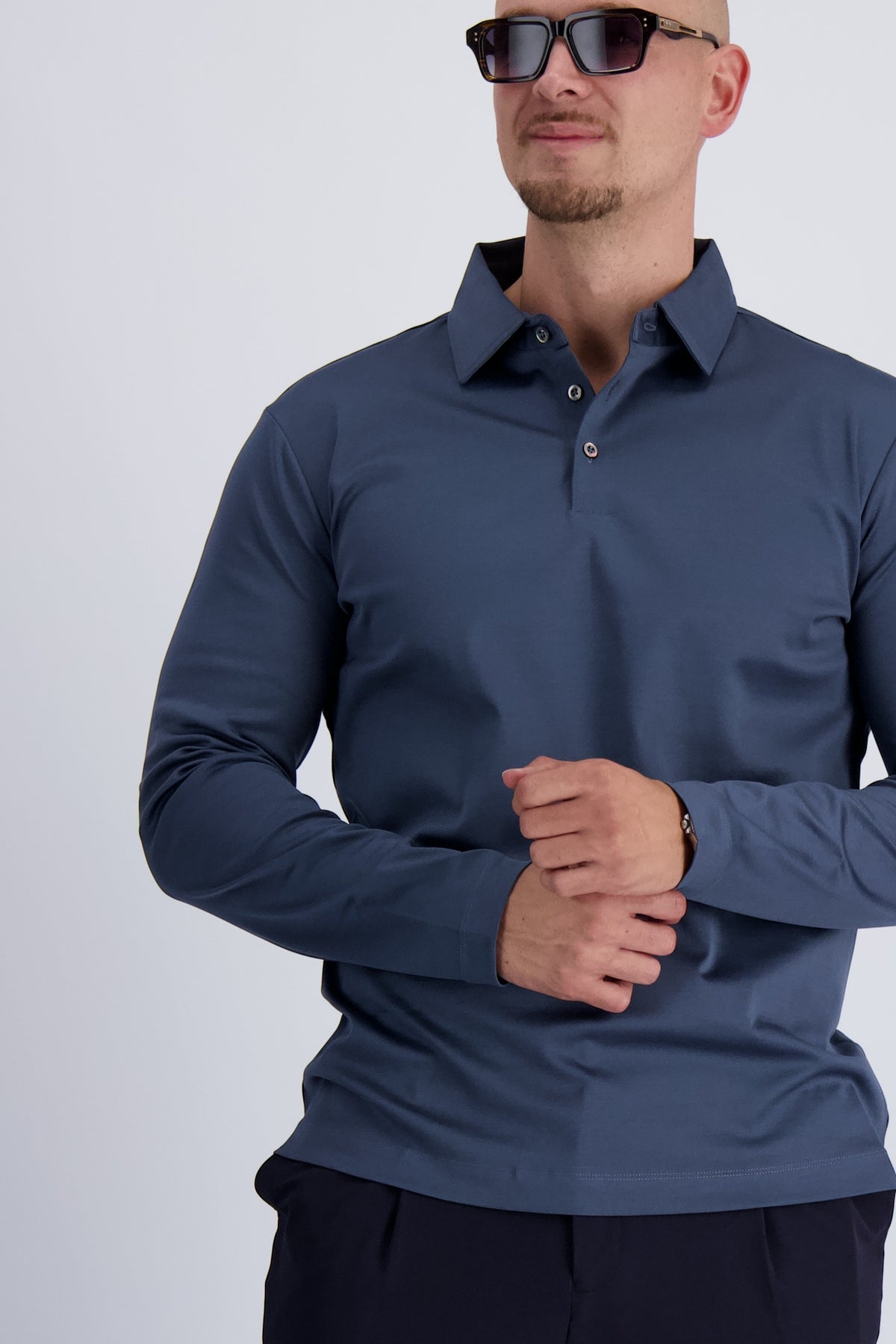 Les Brutes Premium mercerised polo with longsleeves in Blue. Designed with a comfort fitting and luxury looks for men. 