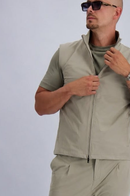 Les Brutes Tech Bodywarmer in olive beige