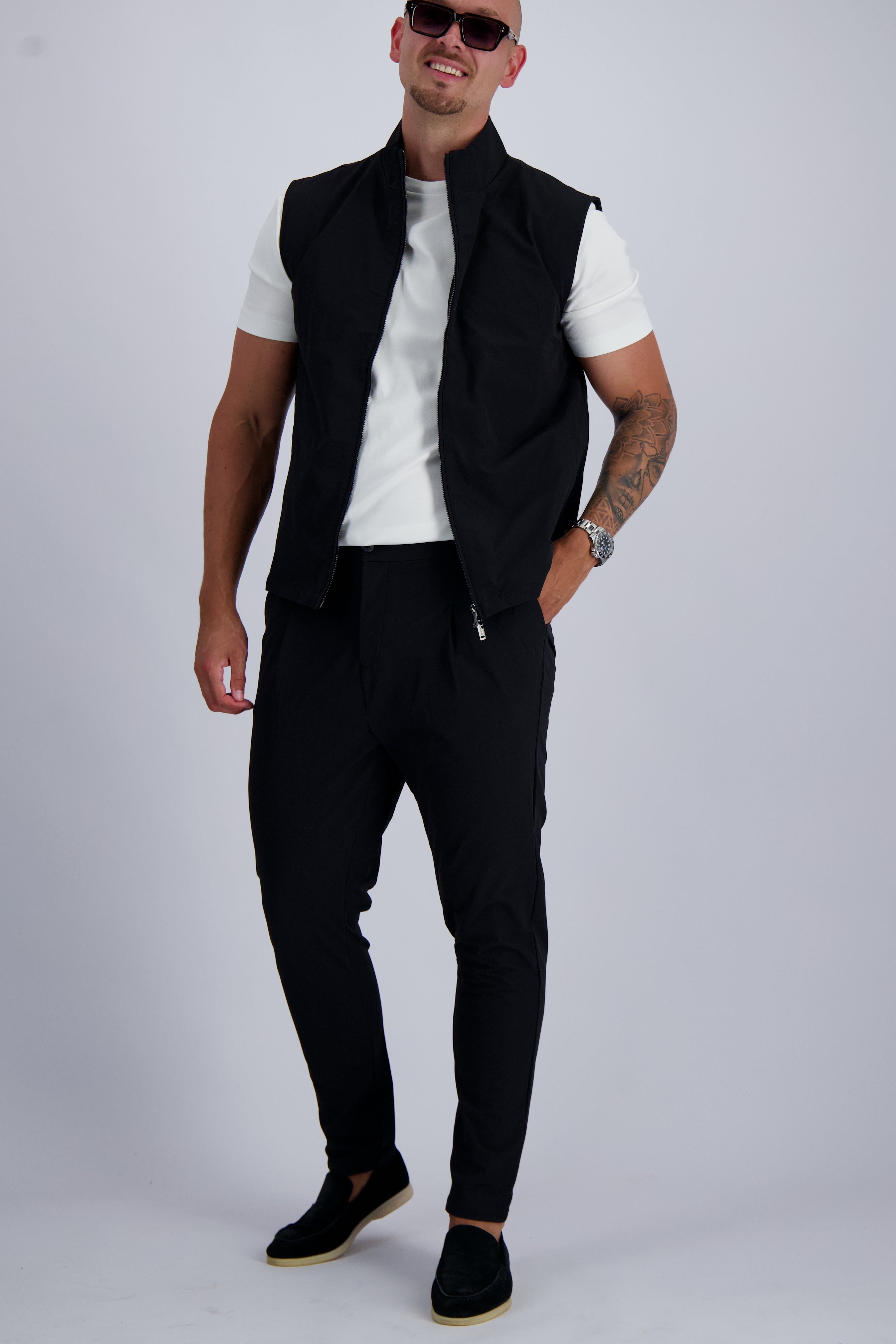 Les Brutes luxury Tech Bodywarmer in black. A premium essential for men who value timeless fashion and luxury. 