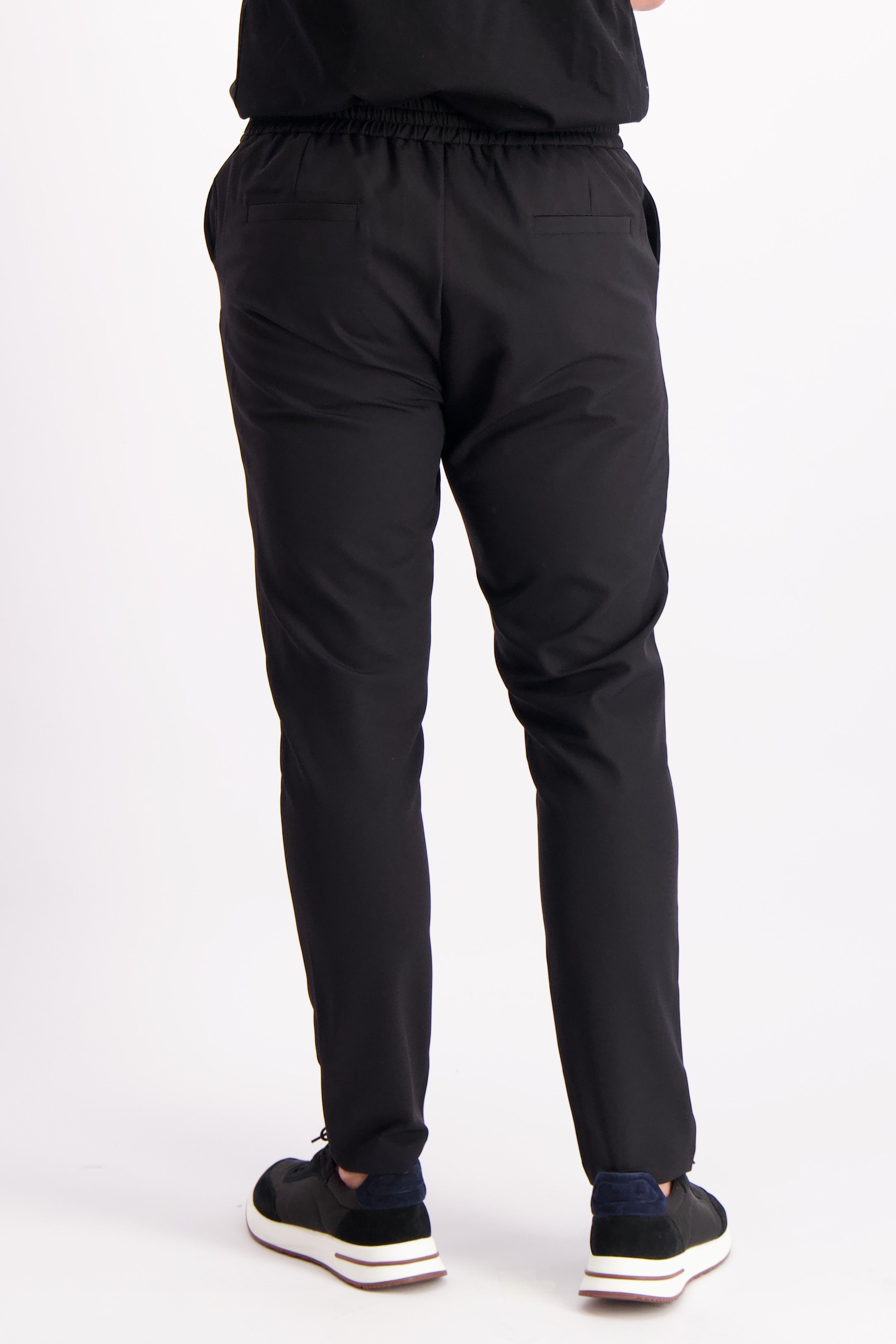 Les Brutes Tech Pantalon for men tailored fit in performance fabric
