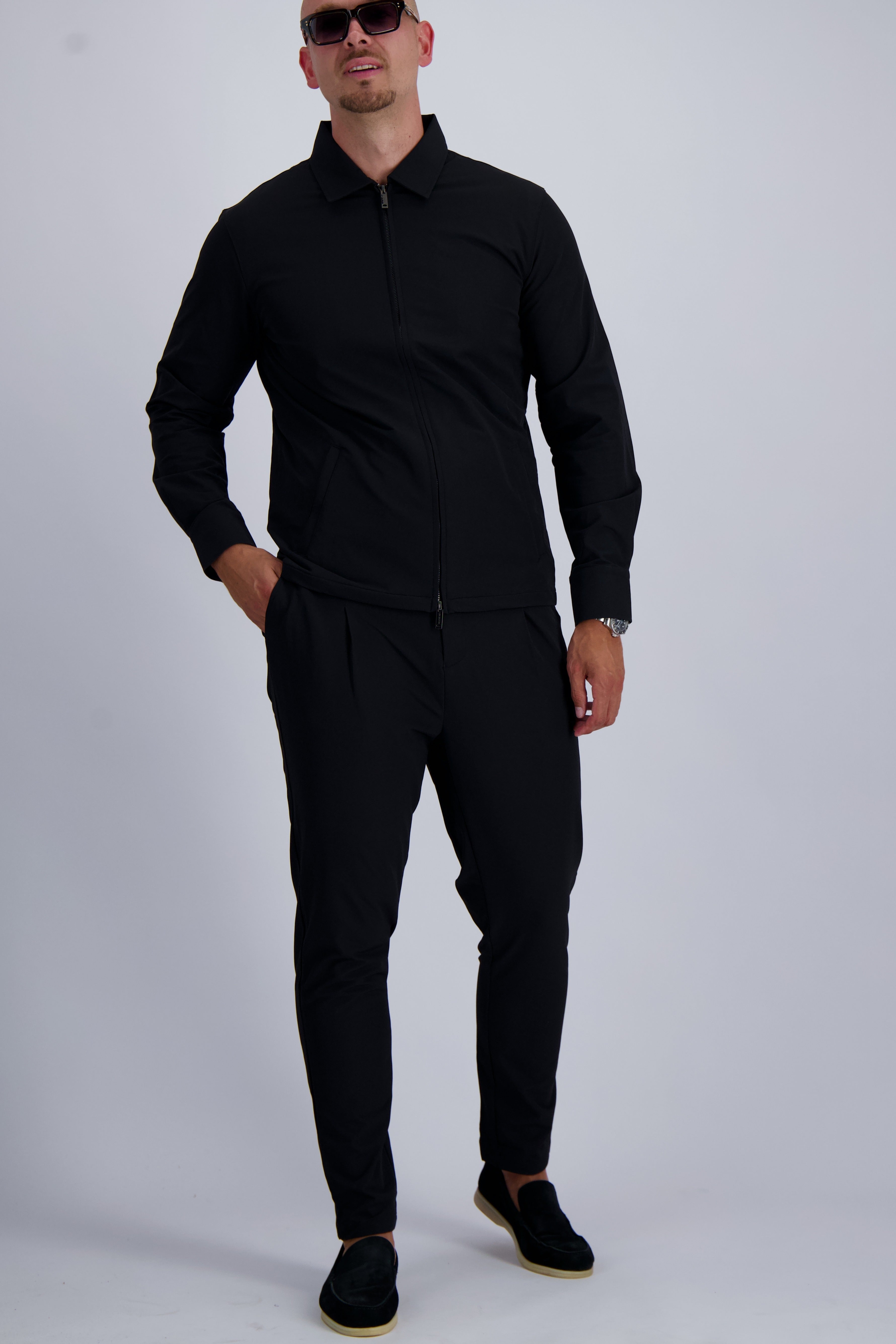 Les Brutes luxury Tech suit inclusing a overshirt and trousers. A premium matching set for men. 