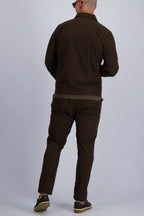 Les Brutes Tech suit in dark brown. A perfect matching luxury set for every ocassion. A premium essential for each season 