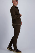 Les Brutes Tech suit in dark brown. A perfect matching luxury set for every ocassion. A premium essential for each season 