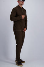 Les Brutes matching Tech suit including a Tech jacket and trousers in dark brown. Made with premium materials for extra comfort and a good fitting.