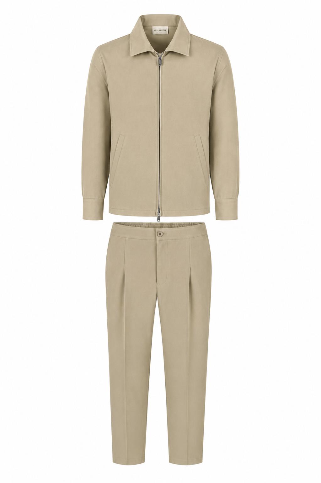 Les Brutes matching tech suit. A overshirt and matching trousers in dark brown. Premium quality, crafted with luxury technical fabrics. 