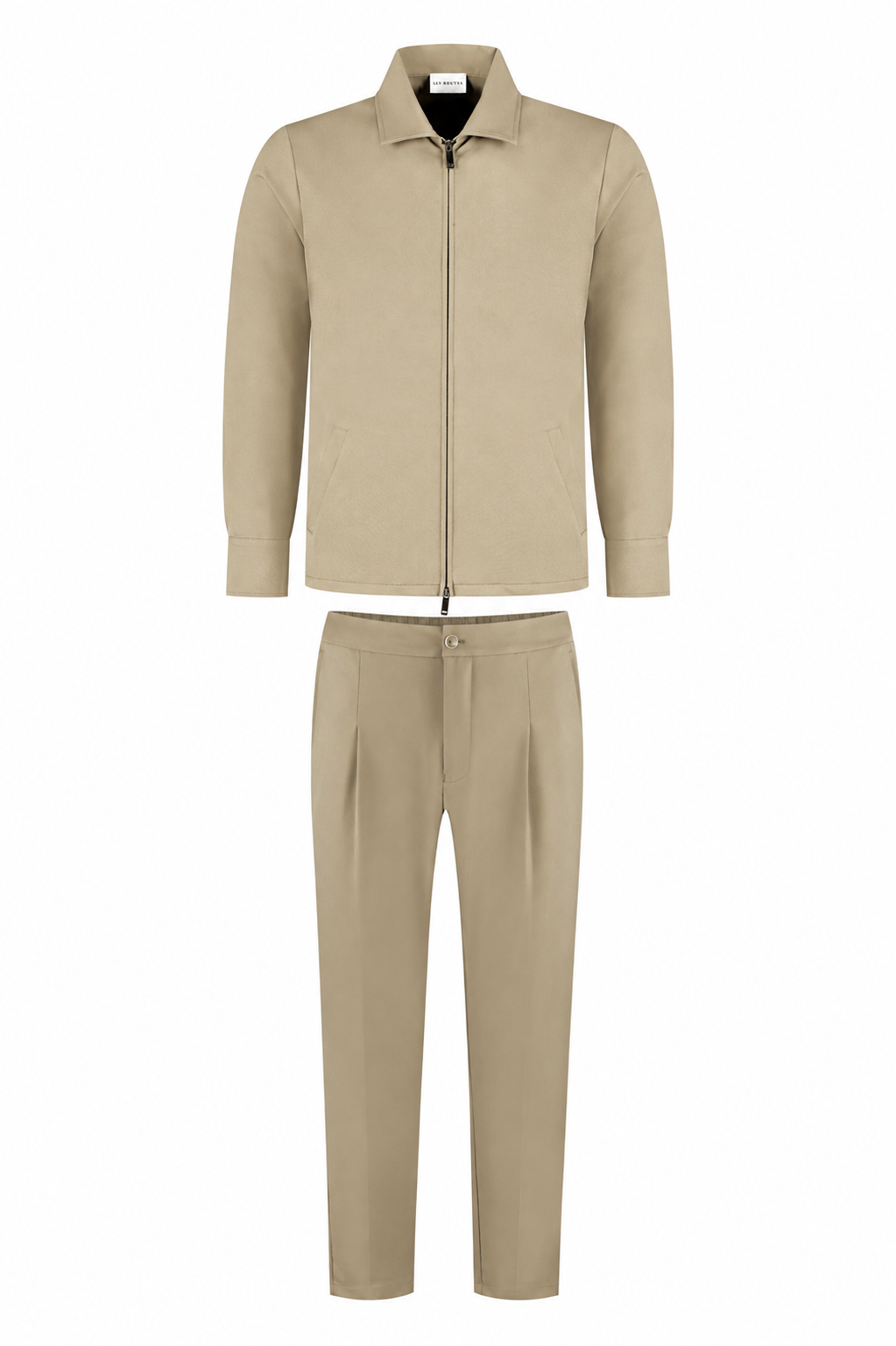 Les Brutes luxury Tech suit in beige. A overshirt and matching trousers. Crafted with high quality technical fabric for men. 