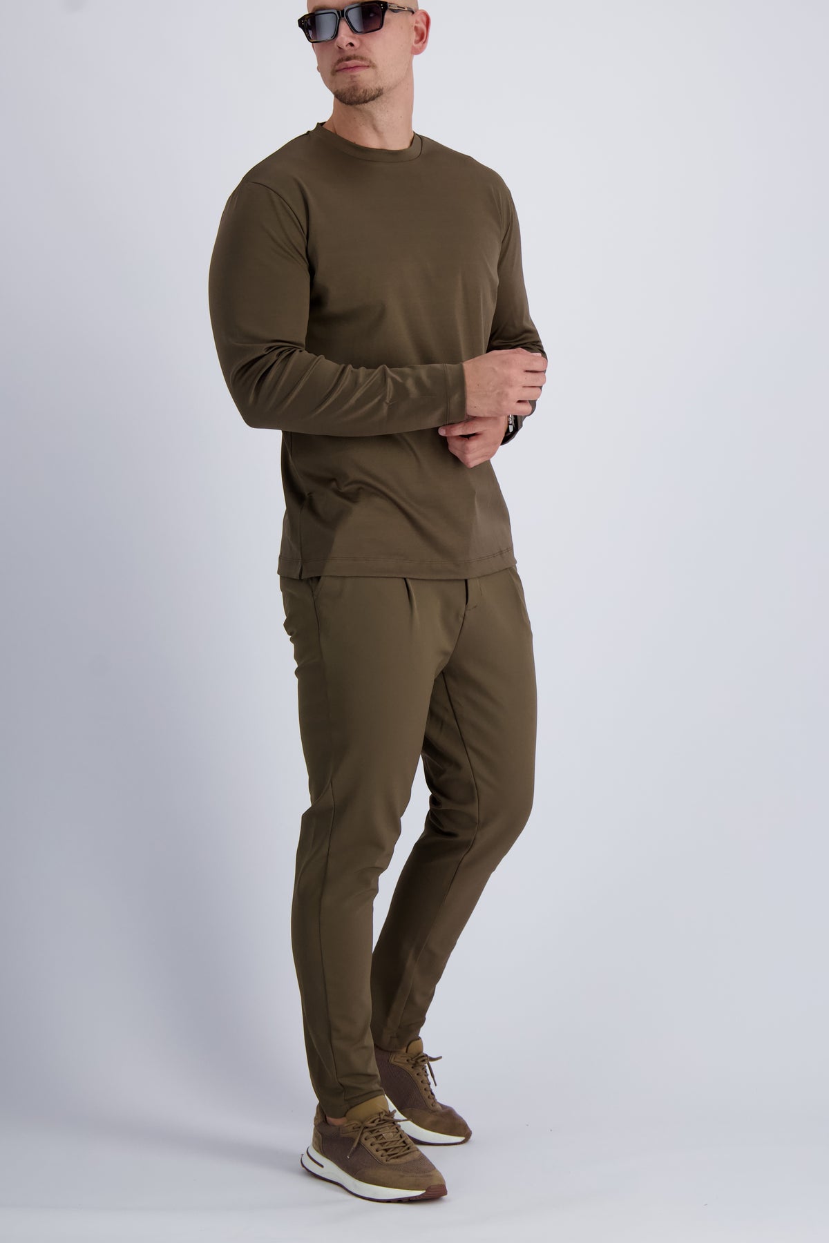 Les Brutes luxury mercerised t-shirt with longsleeves in brown. Premium quality, comfort fitting and luxury looks. 