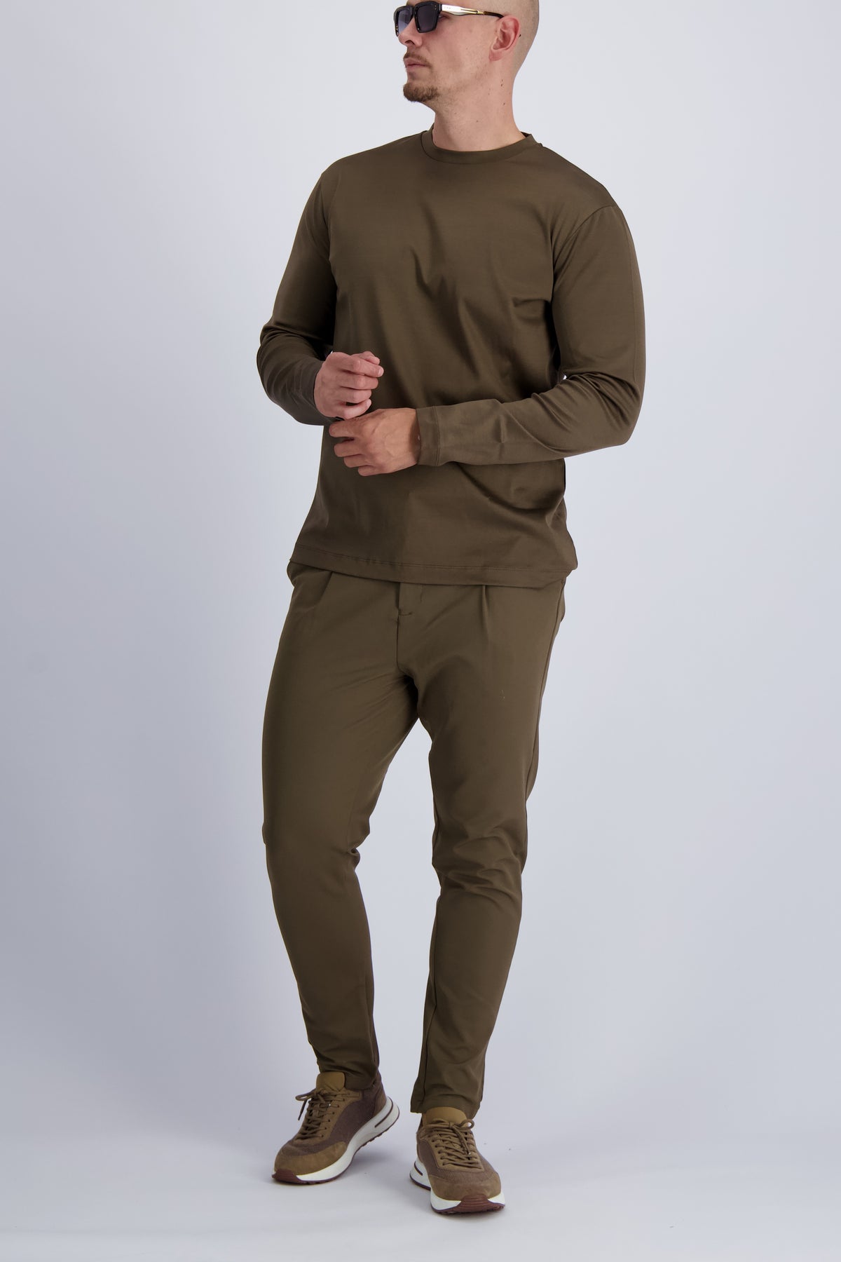 Les Brutes luxury mercerised t-shirt with longsleeves in brown. Premium quality, comfort fitting and luxury looks. 