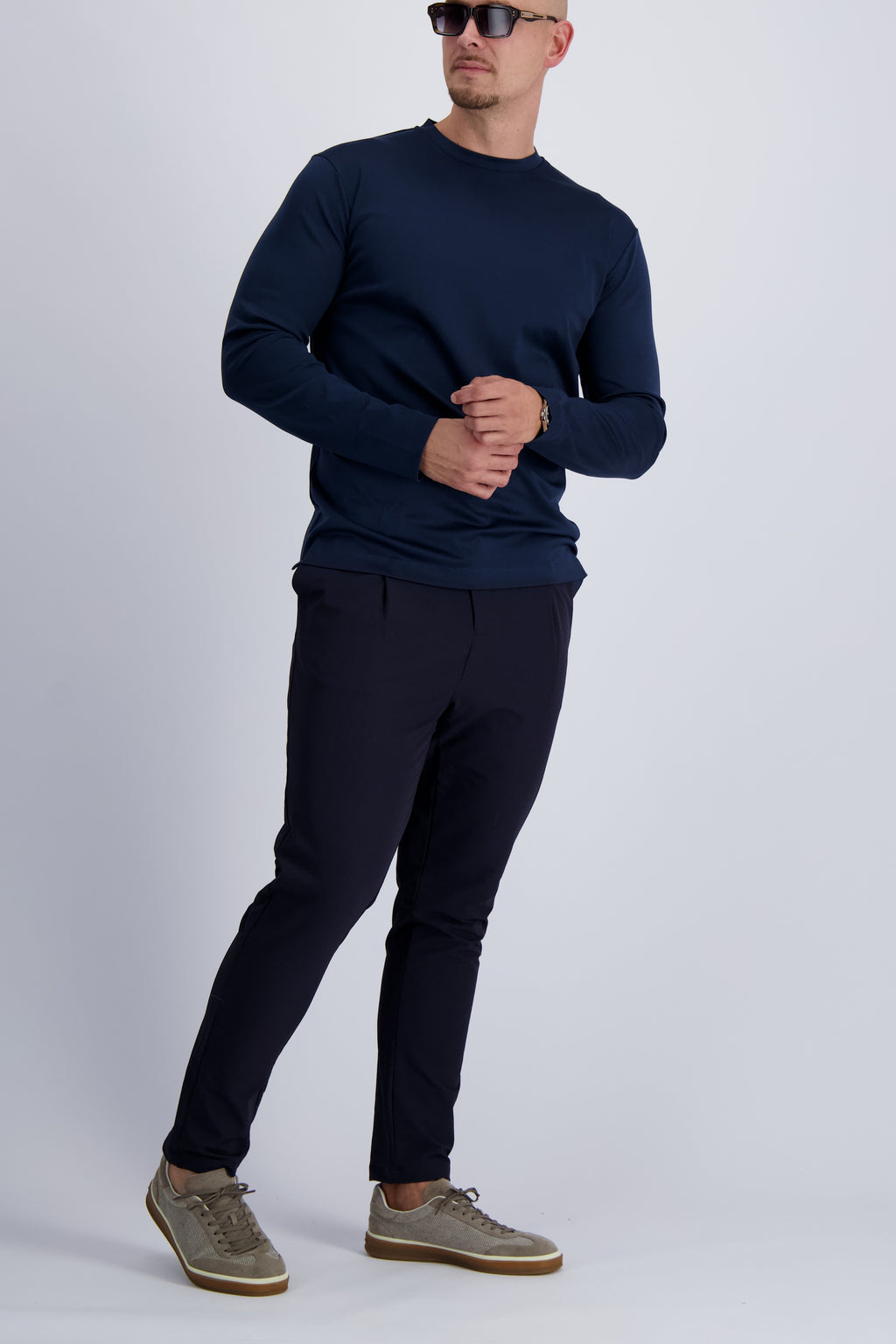 Les Brutes mercerised t-shirt with longsleeves in Navy. Premium quality, comfort fitting and luxury looks for men. 