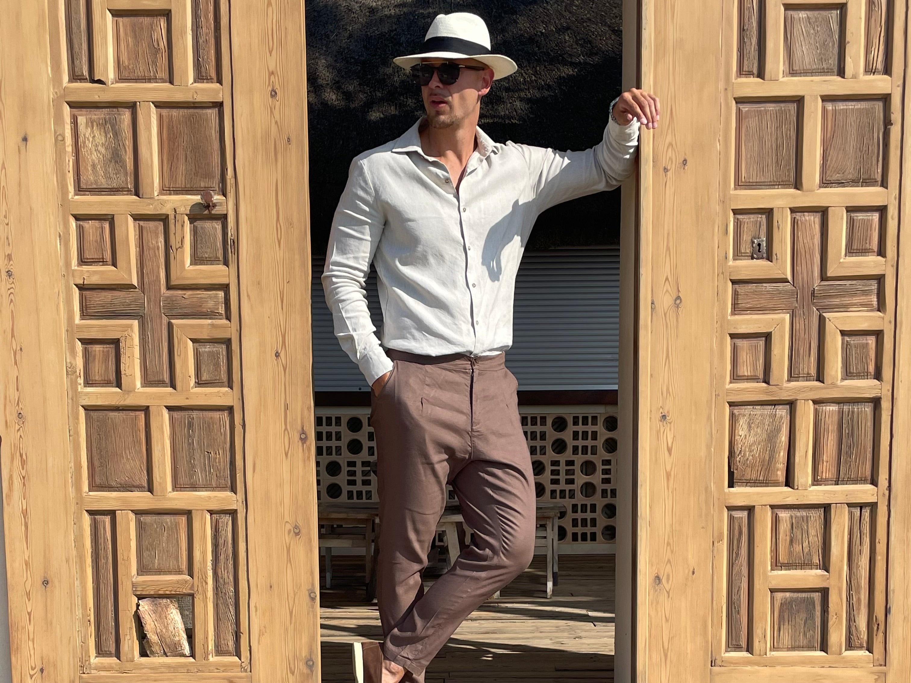 Les Brutes linen set shirt trouser pantalon brown oatmeal white. Linnen overhemd linnen wit creme broek bruin 