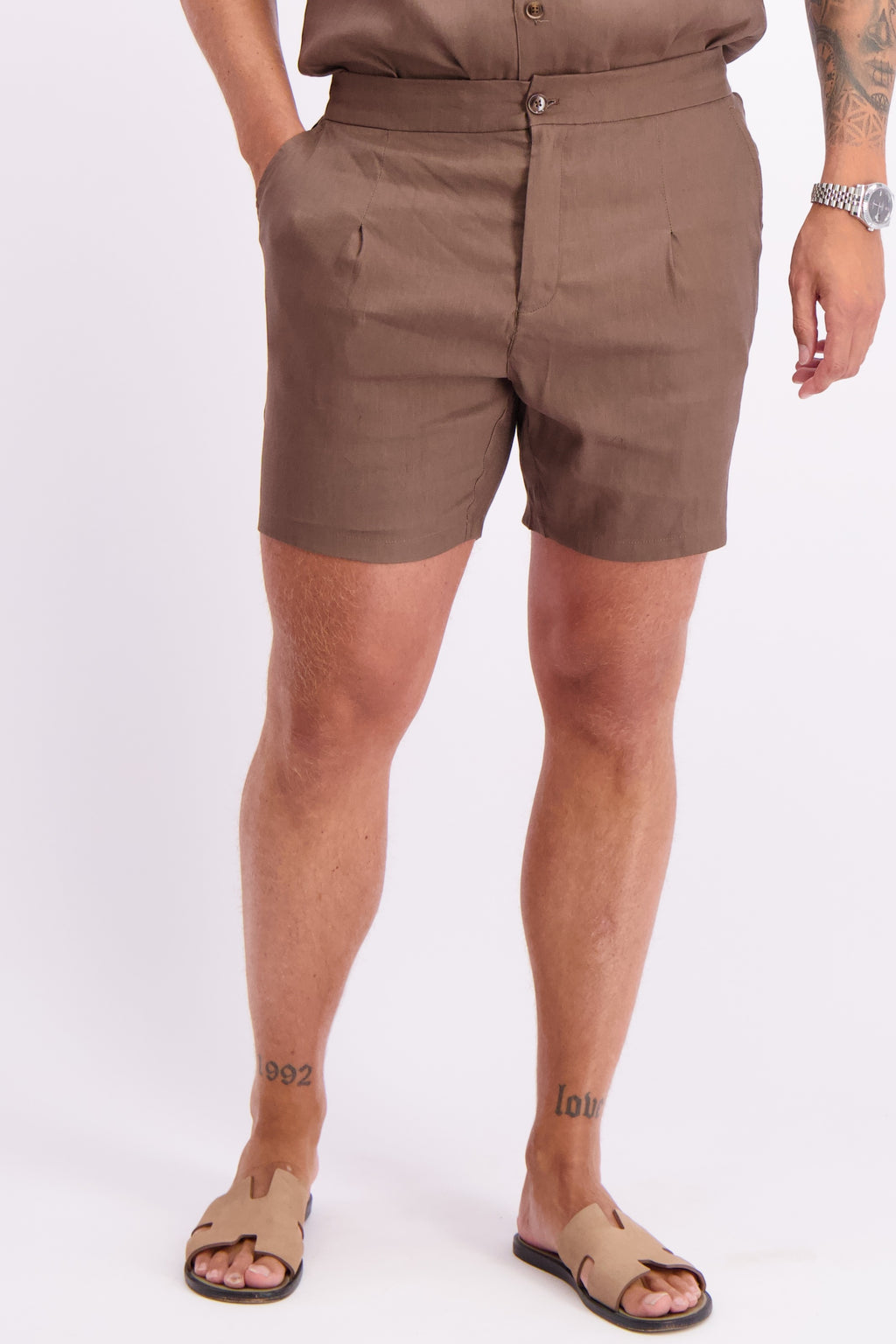Linen shorts brown. Linnen korte broek bruin