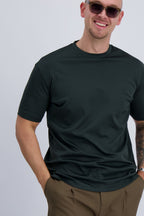 Les Brutes luxury t-shirt in dark green. Premium double mercerised supima cotton t-shirt with a minimal design. Created for men who like luxury.