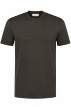 Les Brutes luxury t-shirt for men in dark green. Crafted with high quality double mercerised supima cotton for extra comfort and a luxurious look