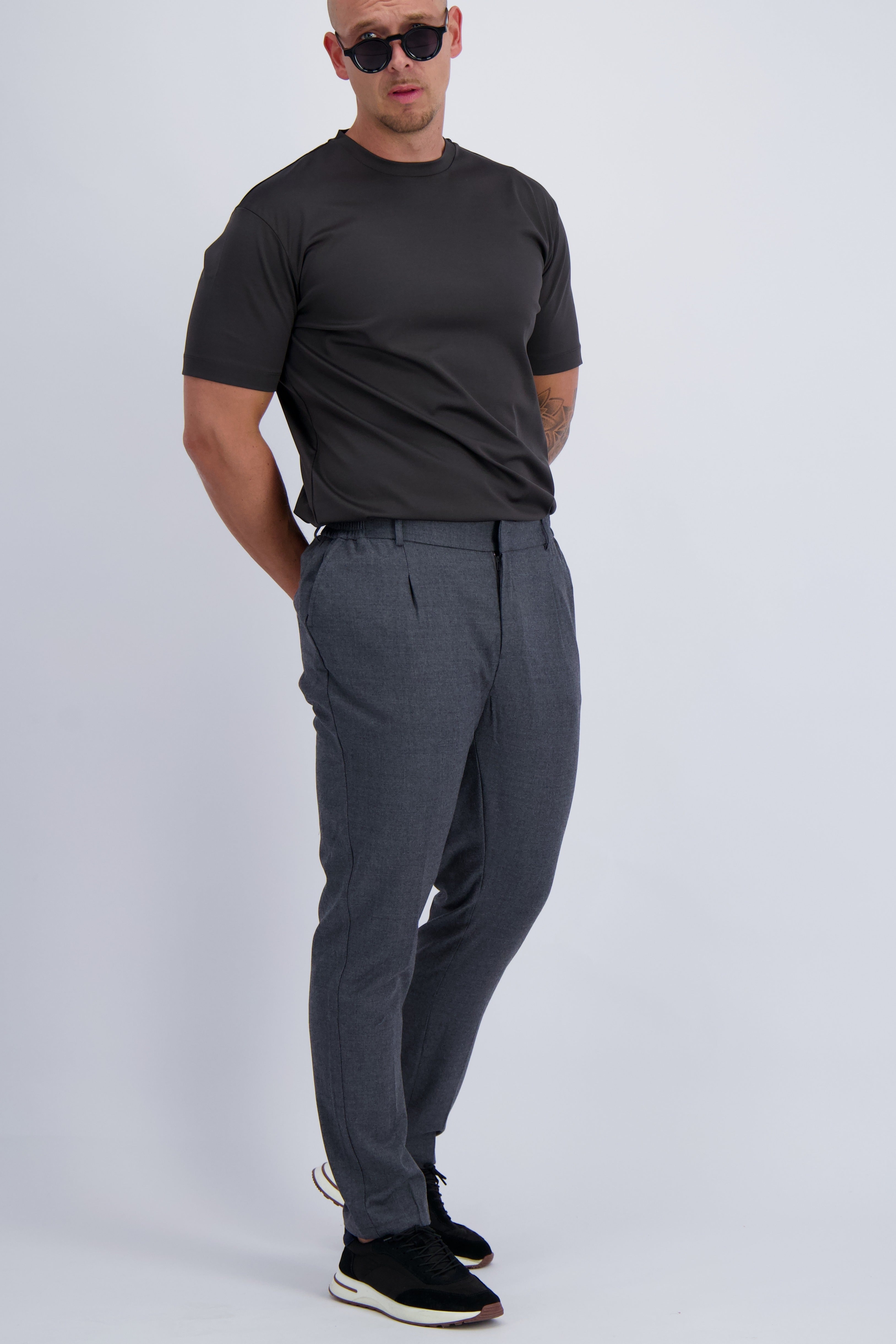 Les Brutes luxury double mercerised t-shirt in dark grey. Crafted from premium supima cotton. A musthave with a timeless design for men