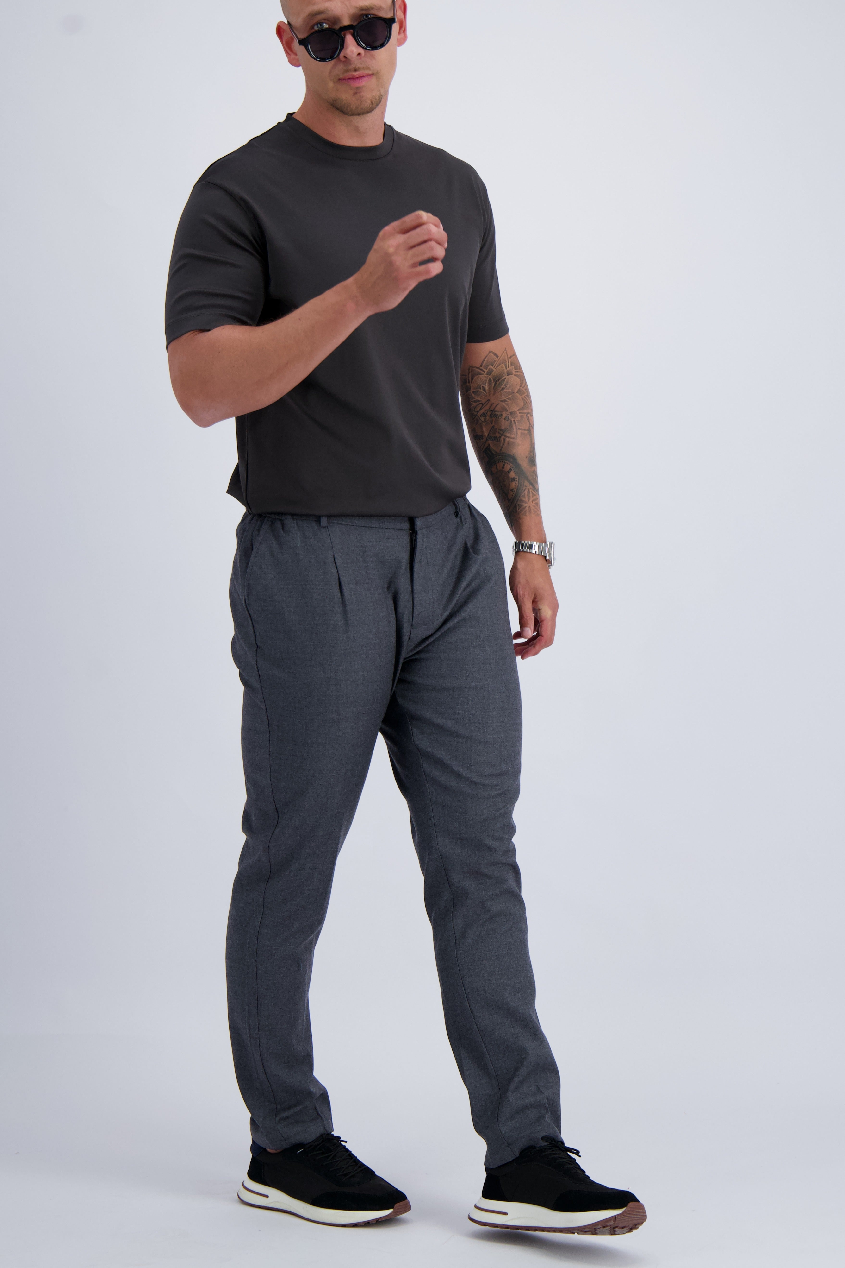 Les Brutes luxury double mercerised t-shirt in dark grey. Crafted from premium supima cotton. A musthave with a timeless design for men