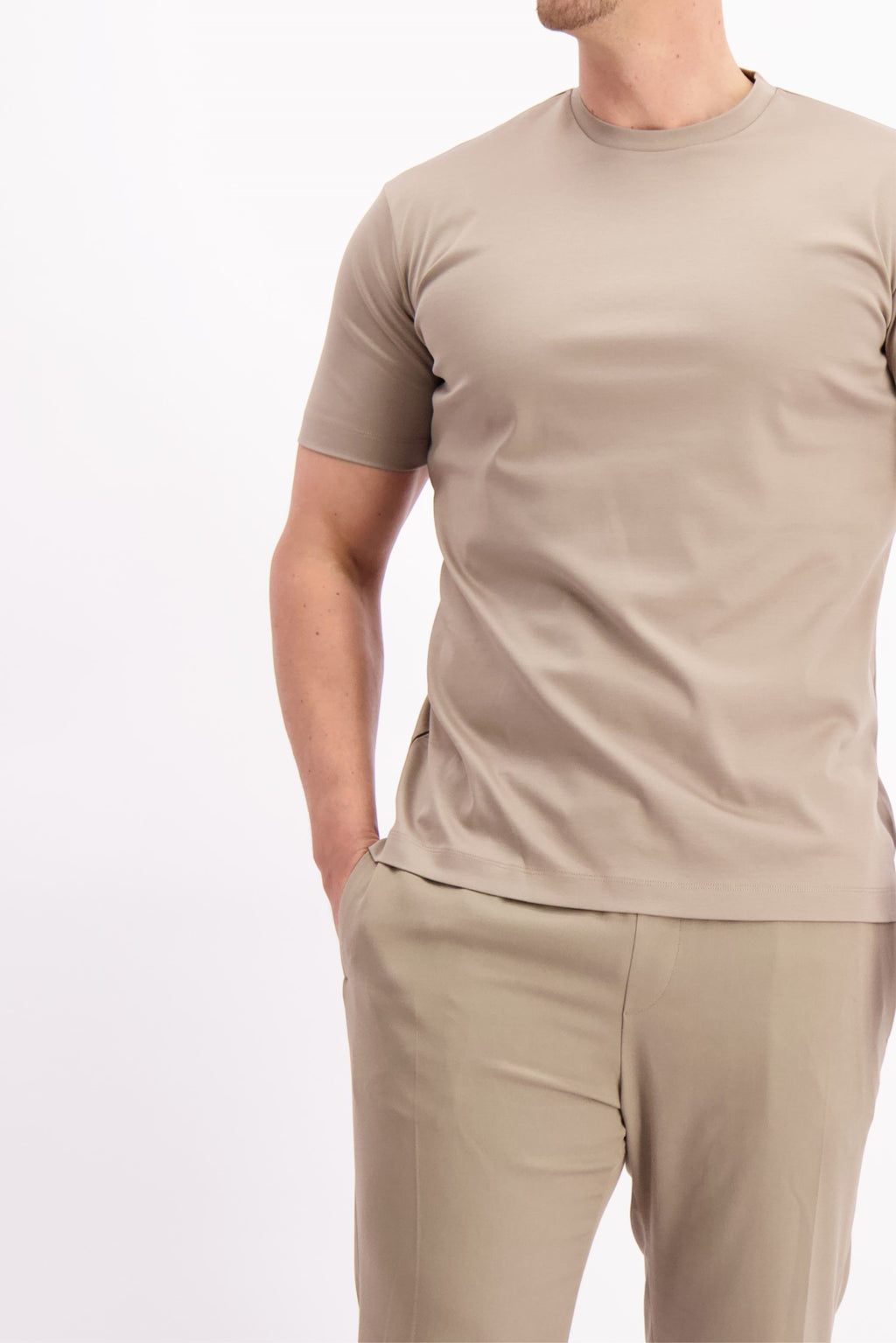 Les Brutes mercerised tshirt taupe glans t-shirt taupe beige