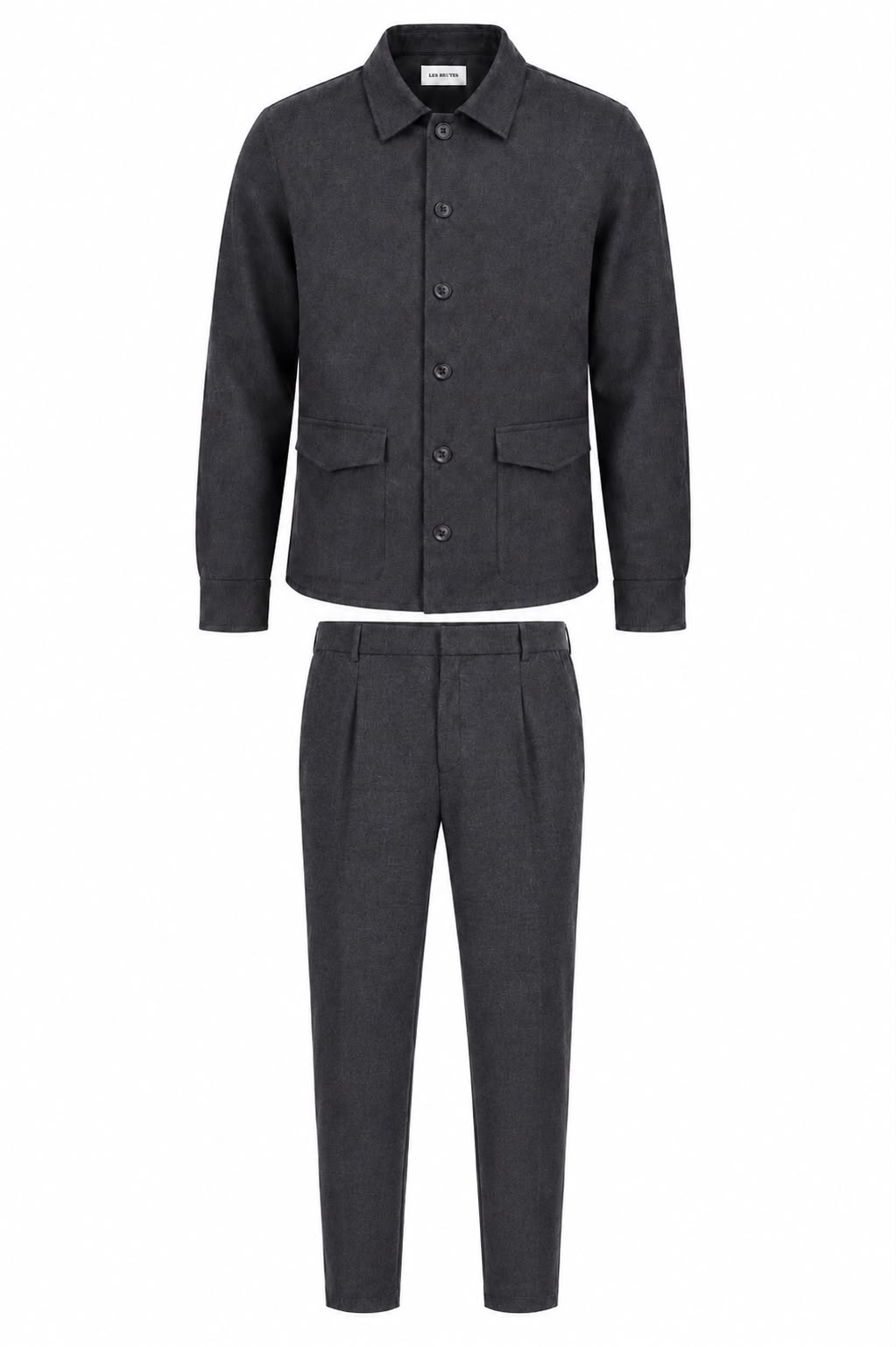 Les Brutes wool tech set in black. Luxury overshirt and matching trousers for men. Crafted from a premium wool blend for extra comfort and high quality. 